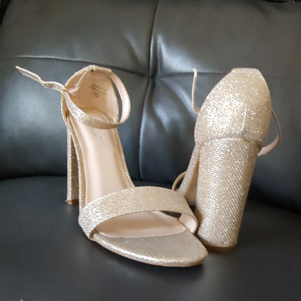 Beige sparkle heels